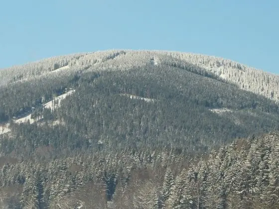 Üç Kişilik Oda, Tepe Manzaralı