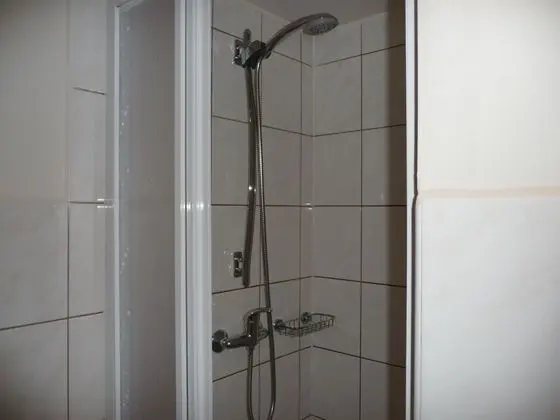 Üç Kişilik Oda, Tepe Manzaralı