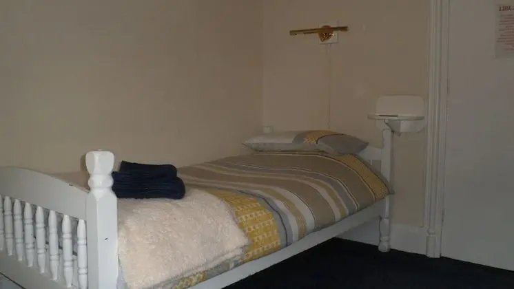 Tek Kişilik Oda (with Bathroom)