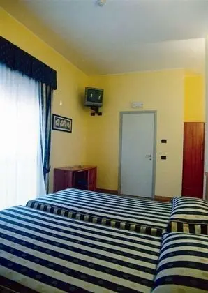 Basic Üç Kişilik Oda, Engellilere Uygun, Sigara İçilmez