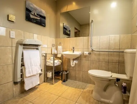 Standard Stüdyo, Sigara İçilmez, Küçük Mutfak (Kaka Room)