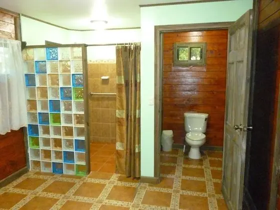 Deluxe Kulübe, 1 En Büyük (King) Boy Yatak