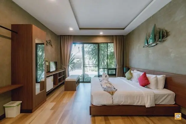 Deluxe Room with Garden View
