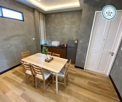 Deluxe Room with Garden View
