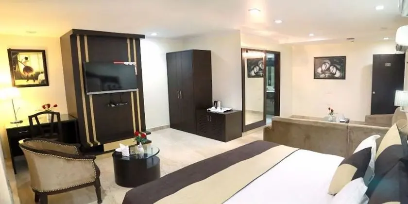 Deluxe Tek Büyük Yataklı Oda