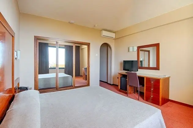 Tek Büyük Yataklı Oda, Balkon (2ad)