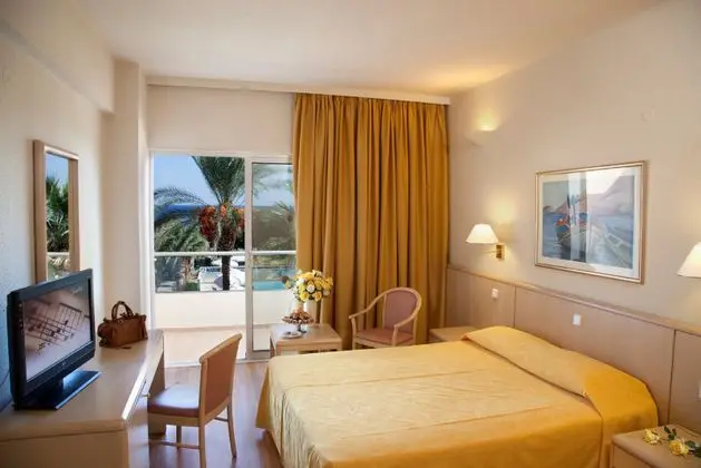1 Çift Kişilik Veya 2 Tek Kişilik Yatak Sea View