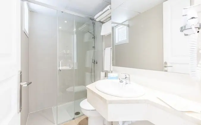 Tek Büyük Yataklı Oda (2 Adults)