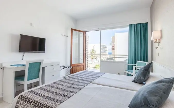 Tek Büyük Yataklı Oda (3 Adults)
