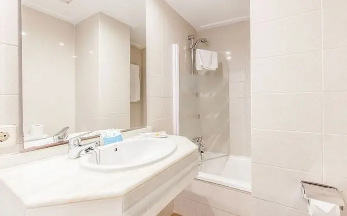 Tek Büyük Yataklı Oda (3 Adults)