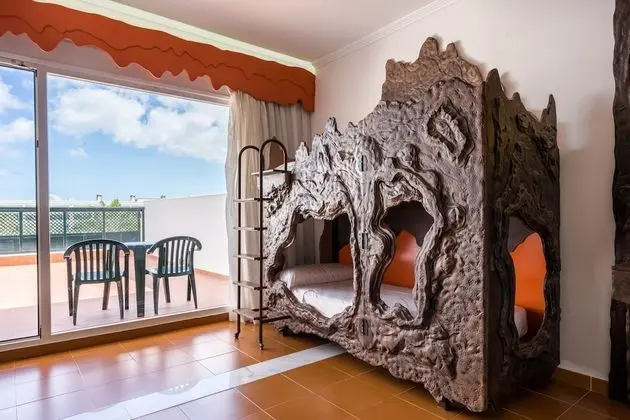 Tek Büyük Yataklı Oda (Themed - 2 Adults)