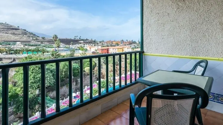Tek Büyük Yataklı Oda (2 Adults + 2 Children)