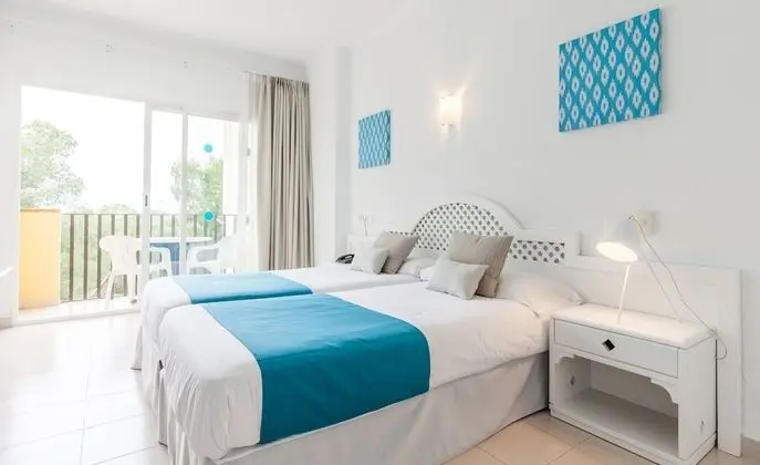 Tek Büyük Yataklı Oda (2 Adults + 1 Child)