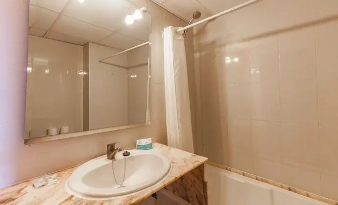 Tek Büyük Yataklı Oda (2 adults)