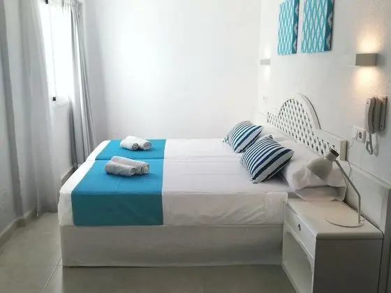 Standard Tek Büyük Yataklı Oda (2 adultos + 1 niño)