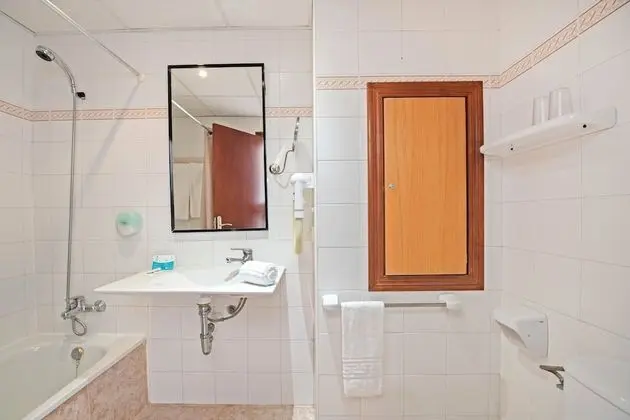 Tek Büyük Yataklı Oda (3 Adults)