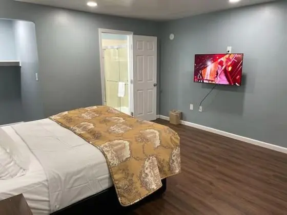 Queen Bed, Non-Smoking