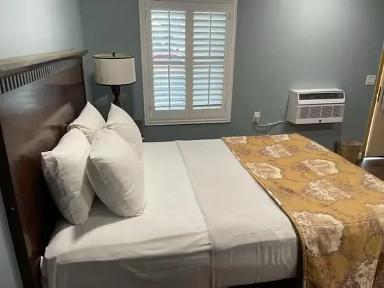 Queen Bed, Non-Smoking