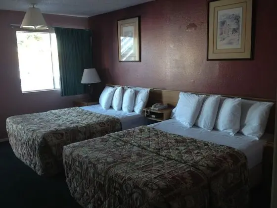 Two Queen Beds, Non-Smoking