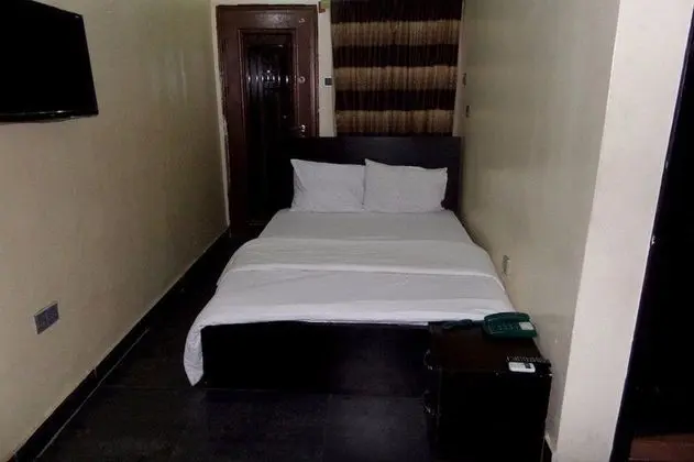 Business Oda, 1 Çift Kişilik Yatak