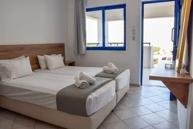 Double or Twin Room Sea View
