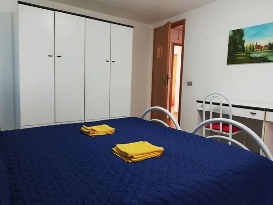 Tek Büyük Yataklı Oda, Ortak Banyo