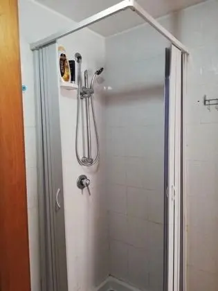 Tek Büyük Yataklı Oda, Ortak Banyo