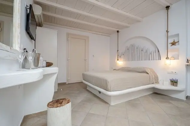 Süit (Top Floor with Outdoor Hot Tub)