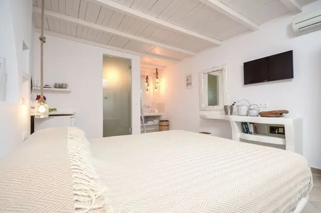 Süit (Top Floor with Outdoor Hot Tub)