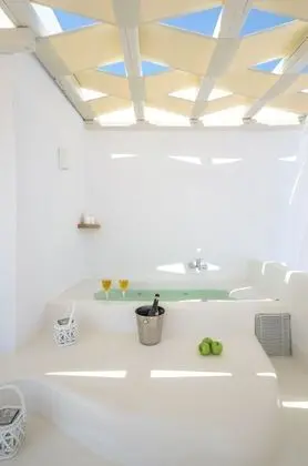 Süit (Top Floor with Outdoor Hot Tub)