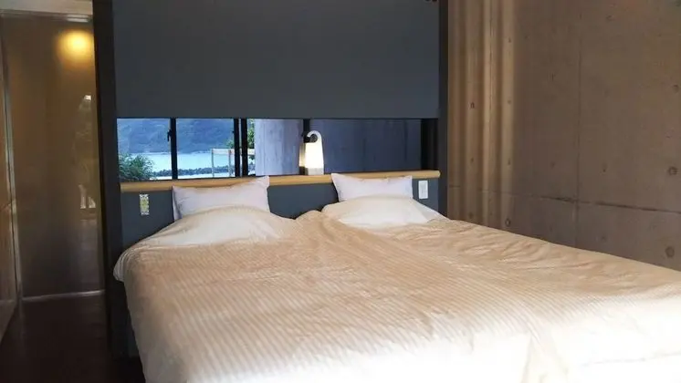 Oda, Deniz Manzaralı (Queen)