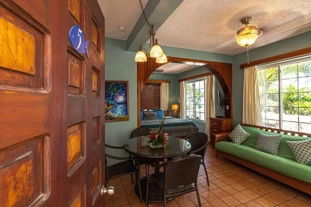 Partial Ocean View Suite, 1 King Bed (#5)