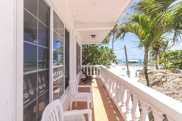 Partial Ocean View Suite, 1 King Bed (#5)