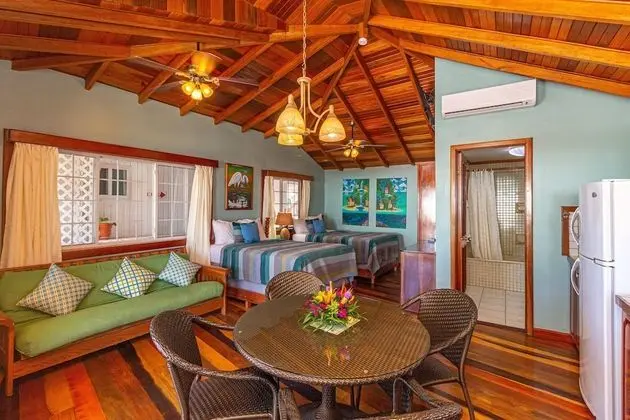 Partial Ocean View Suite, 2 Double Beds (#11)
