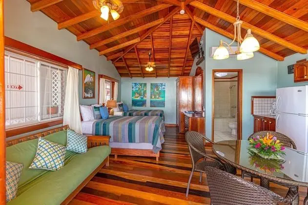 Partial Ocean View Suite, 2 Double Beds (#11)