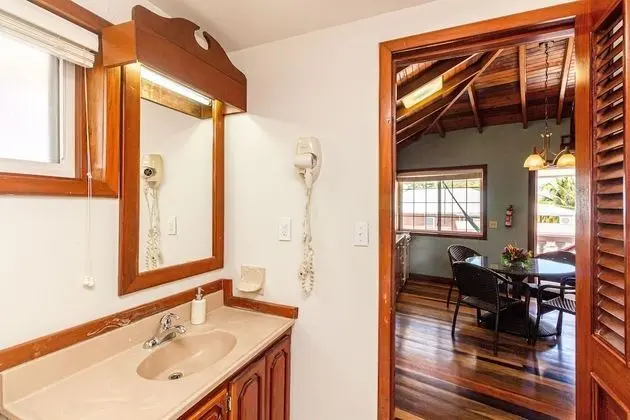 Partial Ocean View Suite, 2 Double Beds (#11)