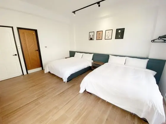 Dört Kişilik Oda (202)