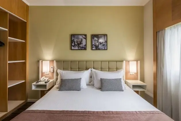 Deluxe Tek Büyük Yataklı Oda (View of Parque Ceret)