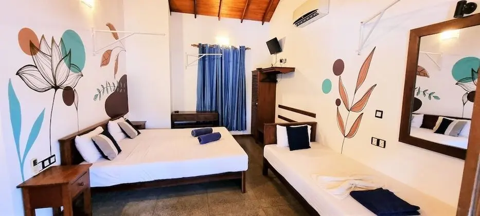Standard Üç Kişilik Oda, Balkon, Havuz Manzaralı