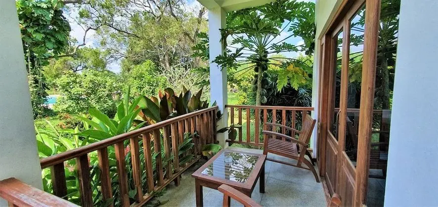 Standard Üç Kişilik Oda, Balkon, Havuz Manzaralı