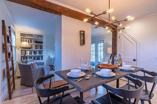 Ev (Blue Water: The Cottage)