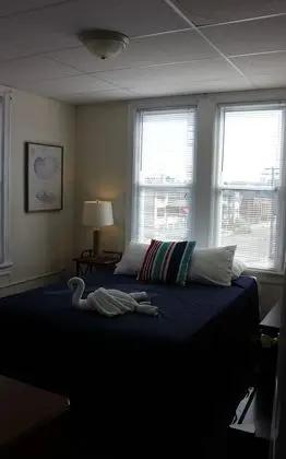 Standard Oda (1 Full Bed)