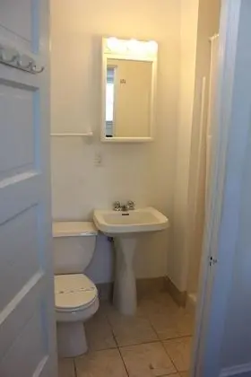 Standard Oda (1 Full Bed)