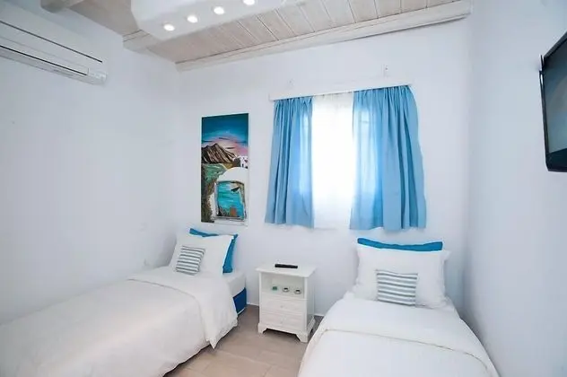 BLUE LUXURY HOUSE  SEA FRONT