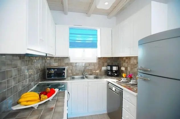 BLUE LUXURY HOUSE  SEA FRONT