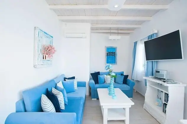 BLUE LUXURY HOUSE  SEA FRONT