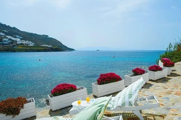 BLUE LUXURY HOUSE  SEA FRONT