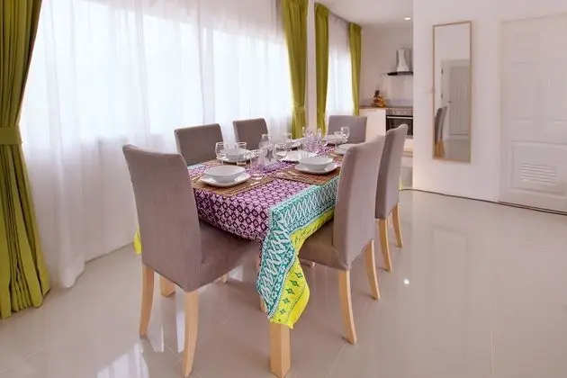 3 Bedrooms Villa