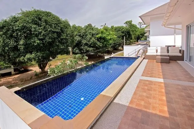 3 Bedrooms Villa