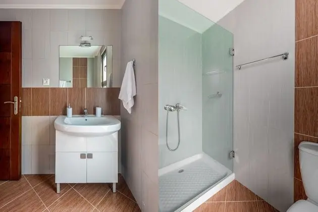 Villa, 4 Yatak Odası (2 seperate entrances, 2 Floors)